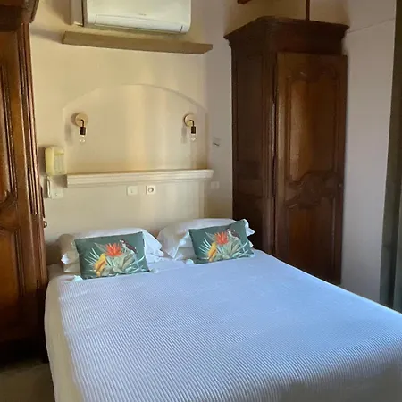La Marjolaine Готель 2*